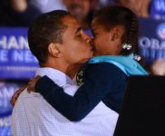 barack-obama-kisses-sasha.jpg
