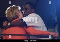 Sean P.Diddy Combs greets Sen ...