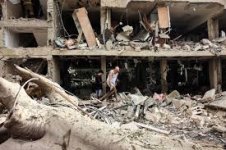 Iranian missiles hit Israel after US ...